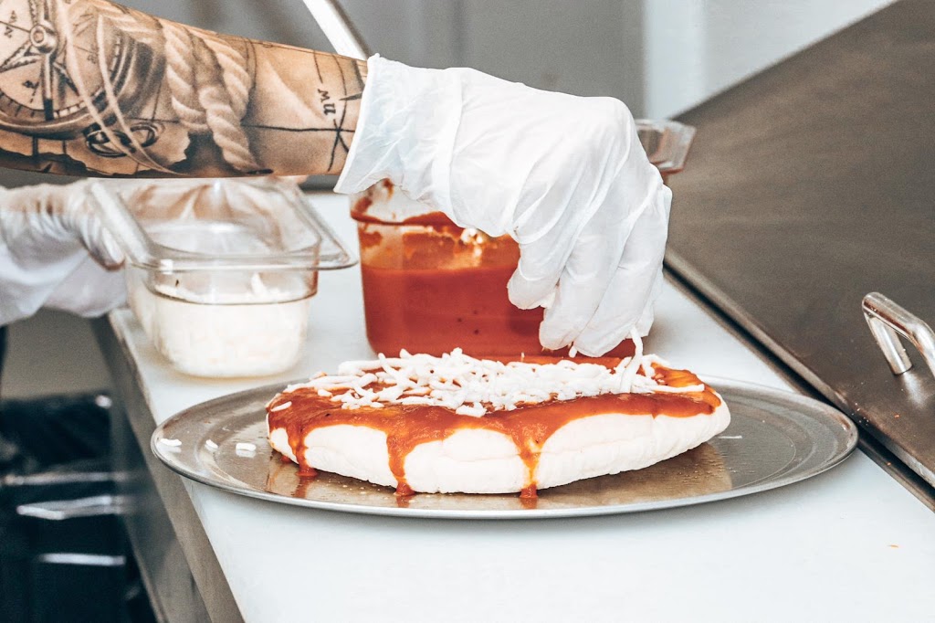 La Favorita Pizzeria - Cafeteria | meal takeaway | 1205 W 49th St, Hialeah, FL 33012, USA | 3055563984 OR +1 305-556-3984