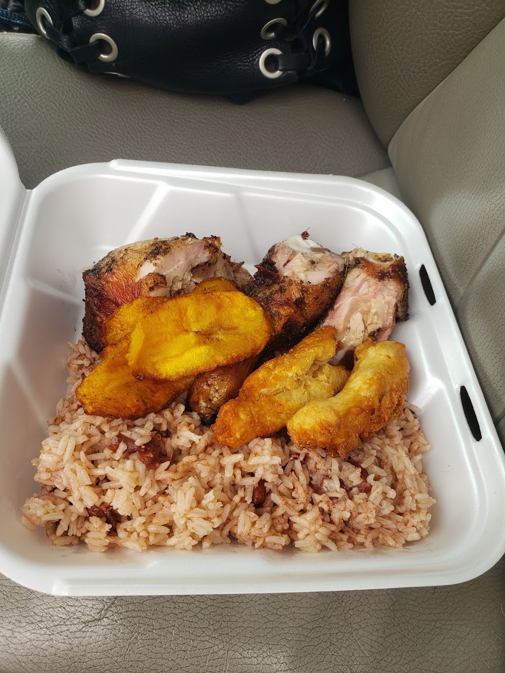 Rodneys Jamaican Jerk & BBQ | restaurant | 1104 S Gilbert St, Iowa City, IA 52240, USA | 3193339848 OR +1 319-333-9848
