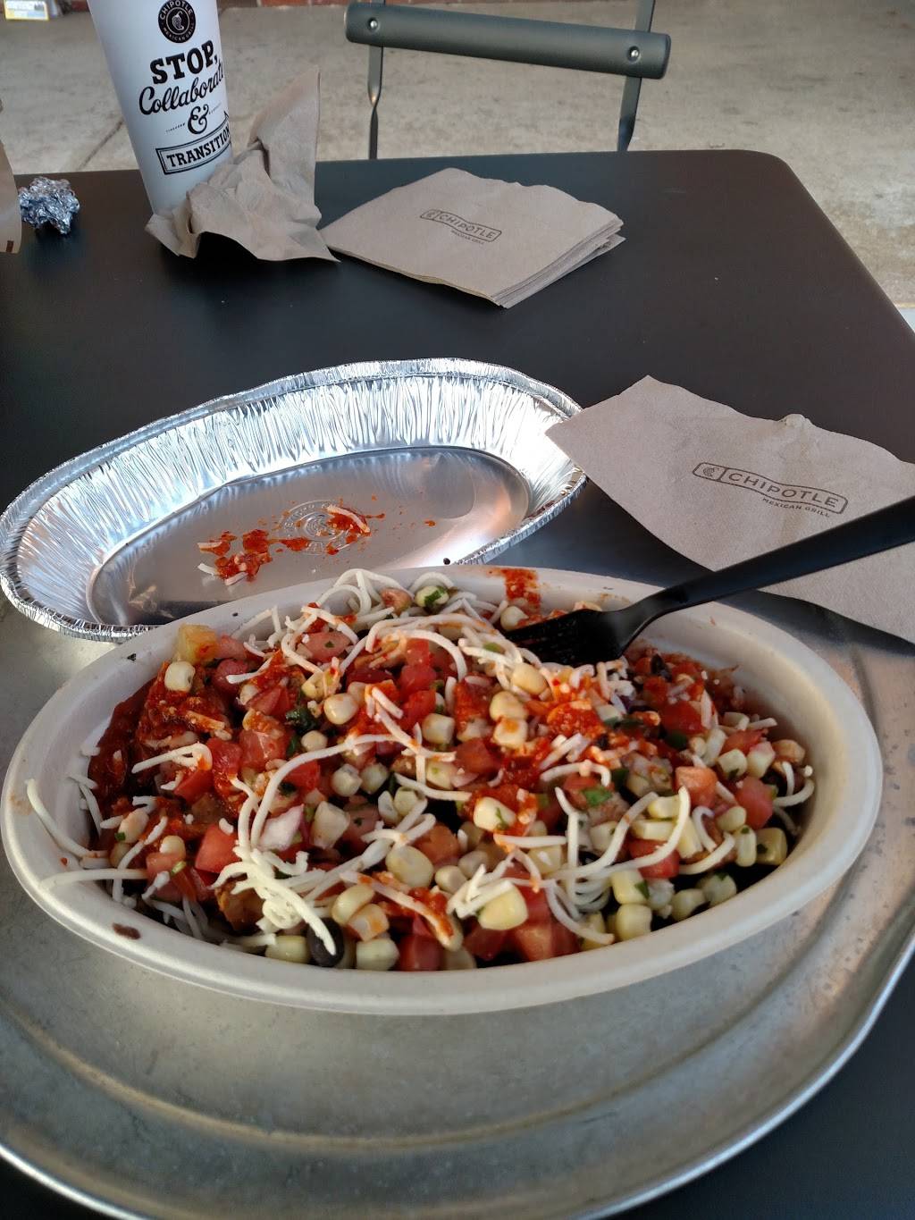 Chipotle Mexican Grill | restaurant | 7711 Harford Rd, Parkville, MD 21234, USA | 4106630167 OR +1 410-663-0167