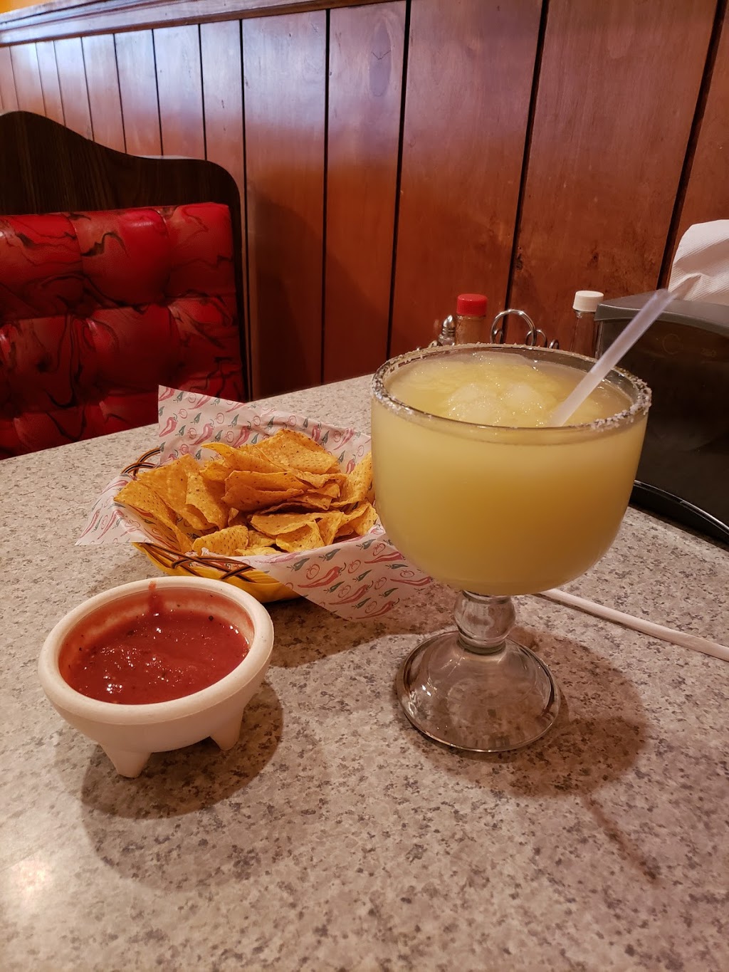 Los Charros Inc | restaurant | 65 S Adams St, Carthage, IL 62321, USA | 2173579491 OR +1 217-357-9491