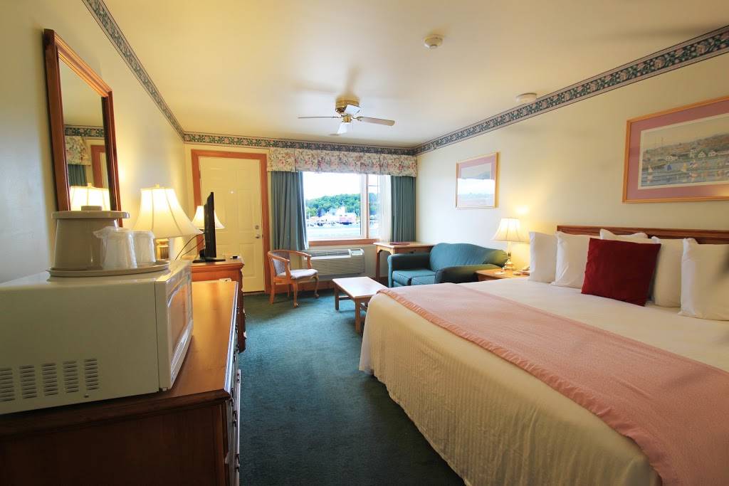 Tugboat Inn | restaurant | 80 Commercial St, Boothbay Harbor, ME 04538, USA | 2076334434 OR +1 207-633-4434