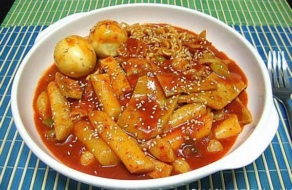 HomeTown | restaurant | 3301 184th St SW, Lynnwood, WA 98037, USA | 4255822691 OR +1 425-582-2691