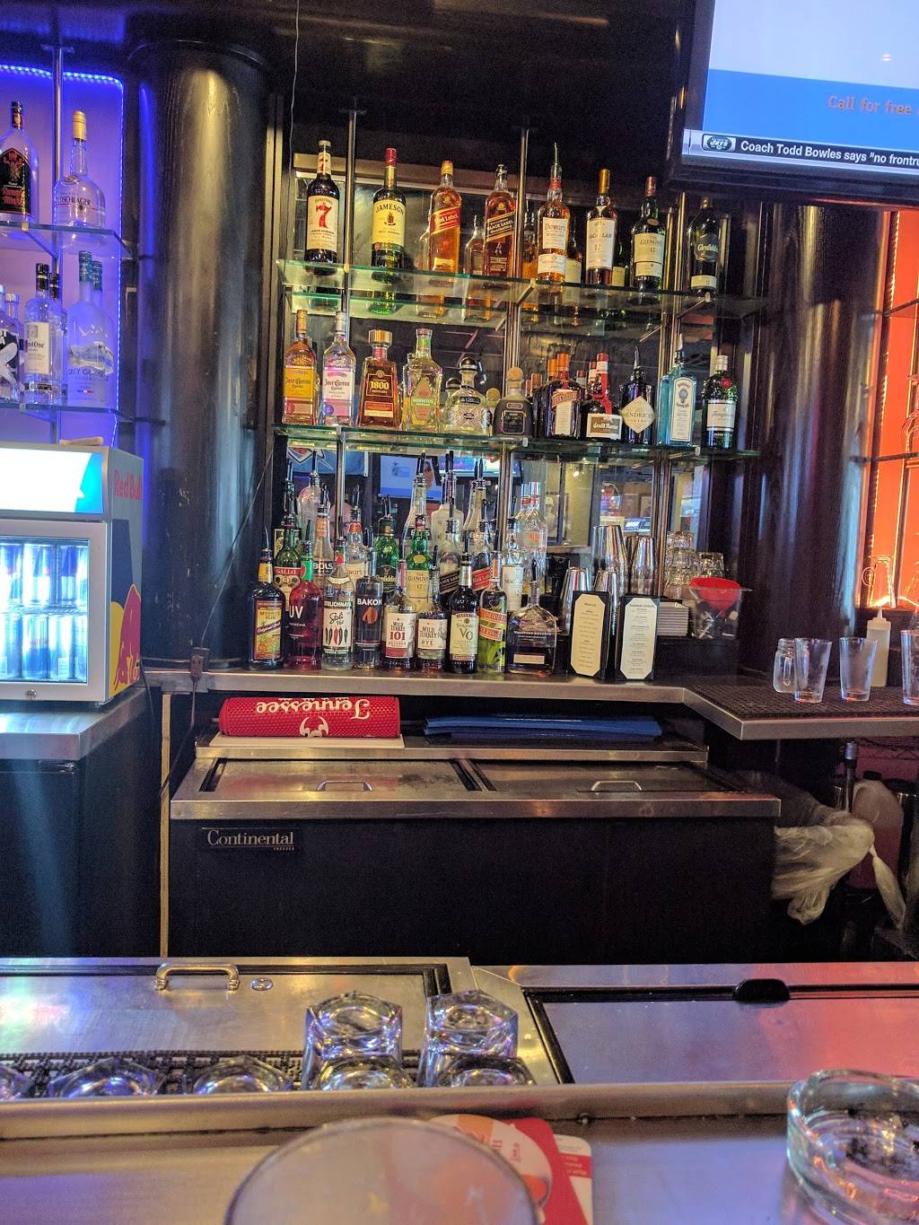 Louies Grill & Bar | restaurant | 1601 S I-35 Service Rd, Moore, OK 73160, USA | 4058957419 OR +1 405-895-7419