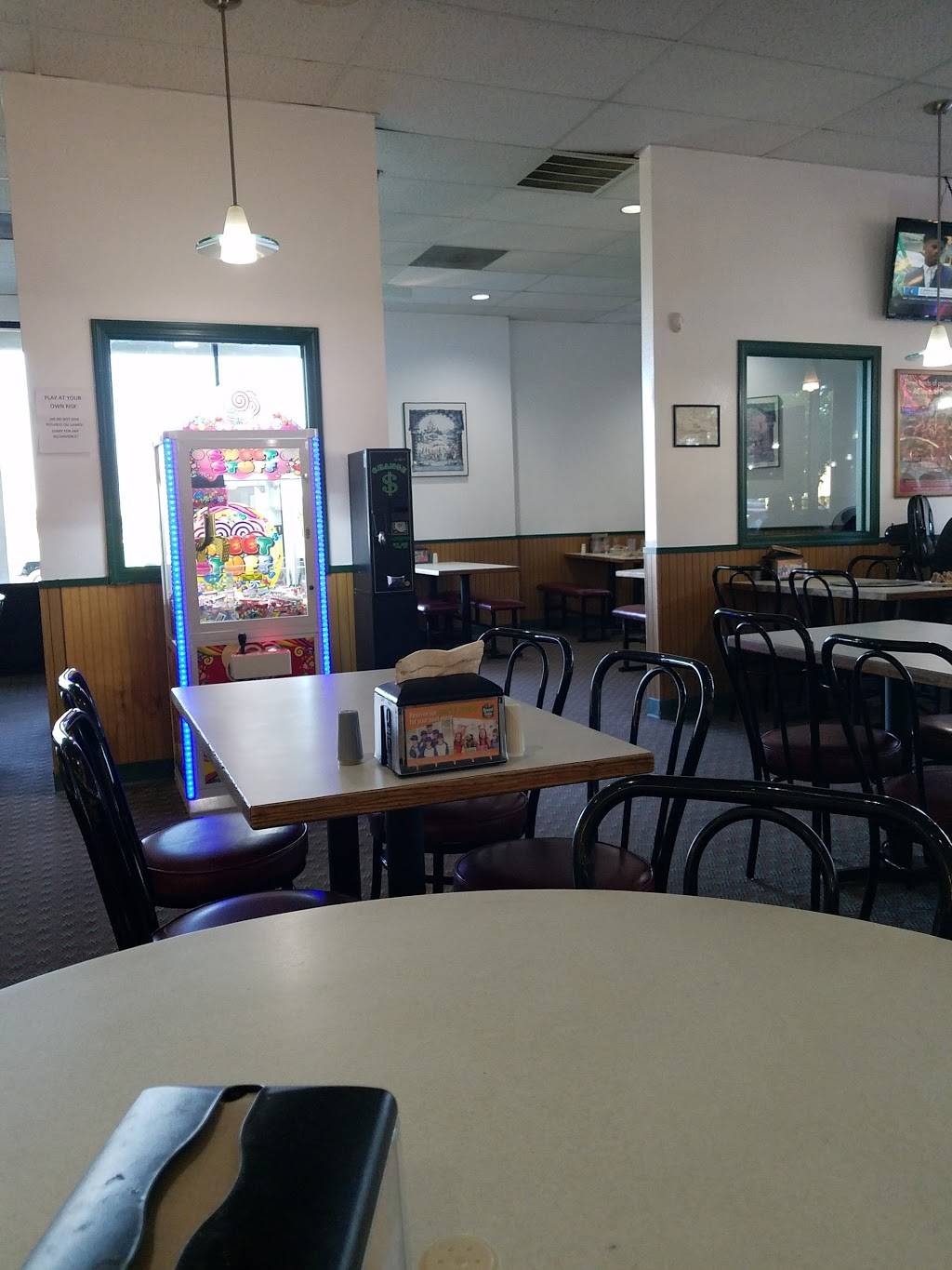 Round Table Pizza | meal delivery | 196 E Grant Ave, Winters, CA 95694, USA | 5307951500 OR +1 530-795-1500