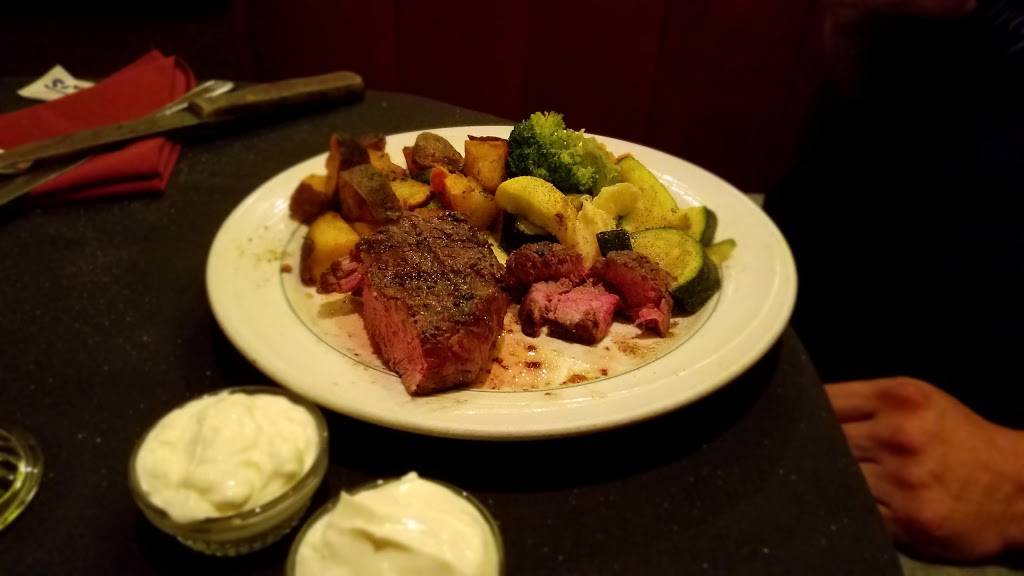 K C Steak House | restaurant | 2515 F St, Bakersfield, CA 93301, USA | 6613229910 OR +1 661-322-9910