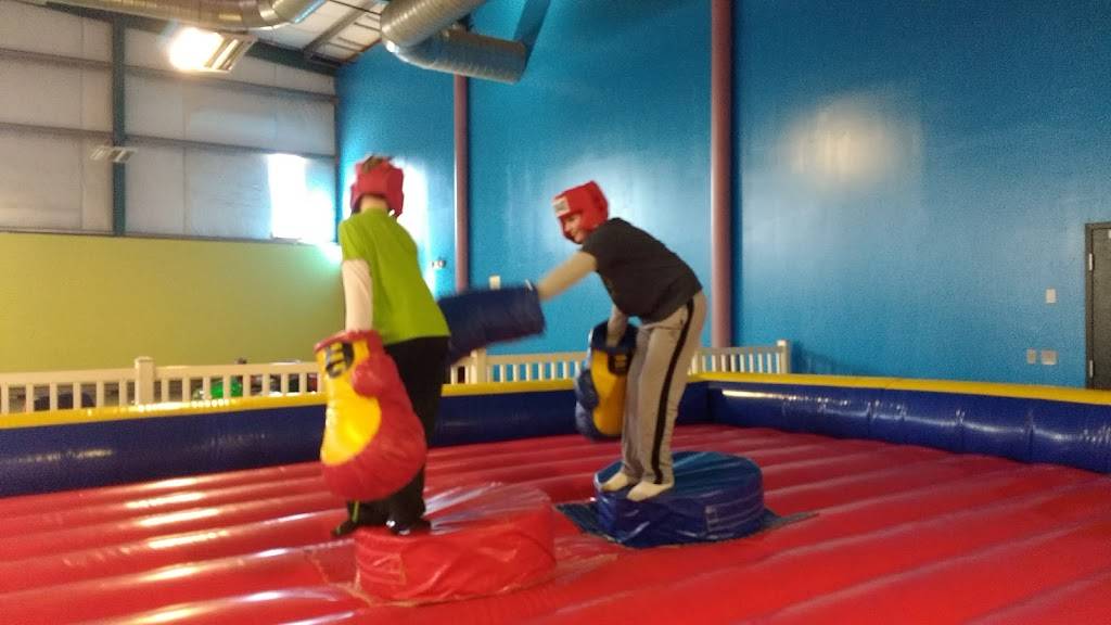 Space Entertainment Center | restaurant | 51 Zapora Dr, Hooksett, NH 03106, USA | 6036215150 OR +1 603-621-5150