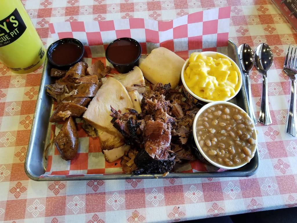 Dickeys Barbecue Pit | restaurant | 2551 E Main St, Plainfield, IN 46168, USA | 3178397100 OR +1 317-839-7100