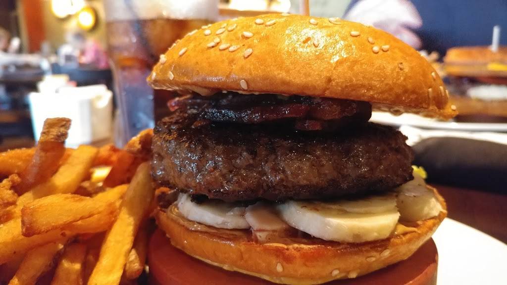 Lucky Monk | restaurant | 105 Hollywood Blvd, South Barrington, IL 60010, USA | 8478980500 OR +1 847-898-0500