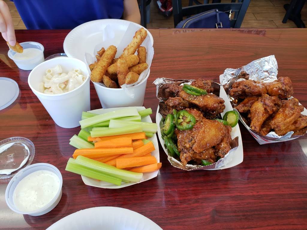 SoCal Wings | restaurant | 14502 Beach Blvd a, Westminster, CA 92683, USA | 7147732664 OR +1 714-773-2664