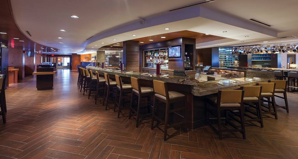 Chopps American Bar and Grill | restaurant | 1 Burlington Mall Road- Lobby Level, Burlington, MA 01803, USA | 7812216643 OR +1 781-221-6643