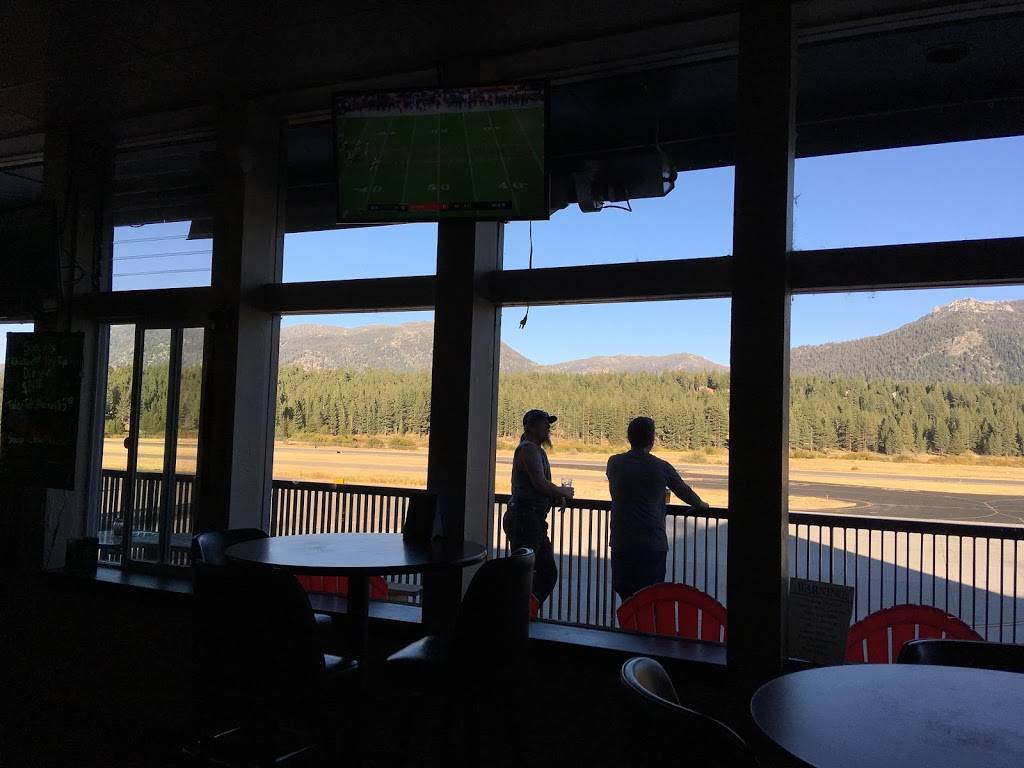 Flight Deck Sports Bar & Grill | restaurant | 1901 Airport Rd #105, South Lake Tahoe, CA 96150, USA | 5306004080 OR +1 530-600-4080