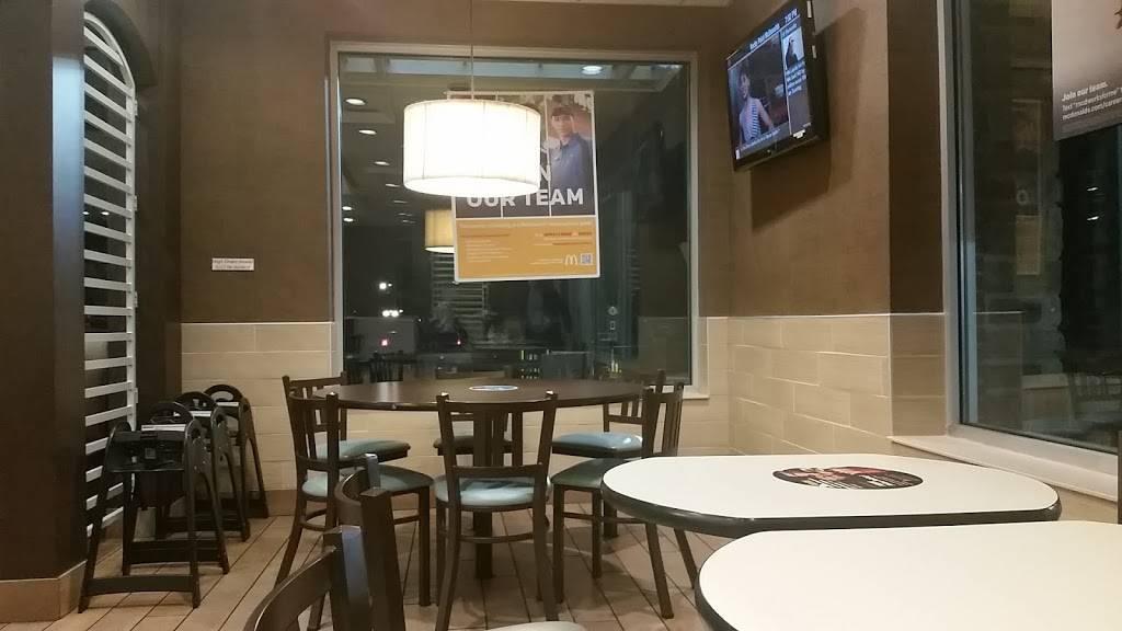 McDonalds | cafe | 13545 NC-210, Rocky Point, NC 28457, USA | 9106027795 OR +1 910-602-7795