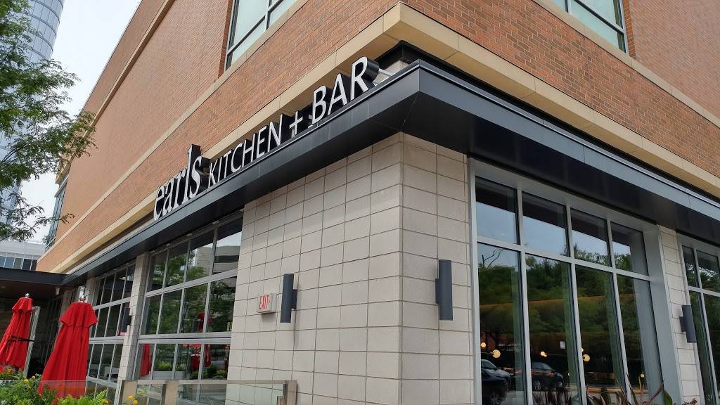 Earls Kitchen + Bar | restaurant | 1538 N Clybourn Ave a108, Chicago, IL 60610, USA | 3129293952 OR +1 312-929-3952