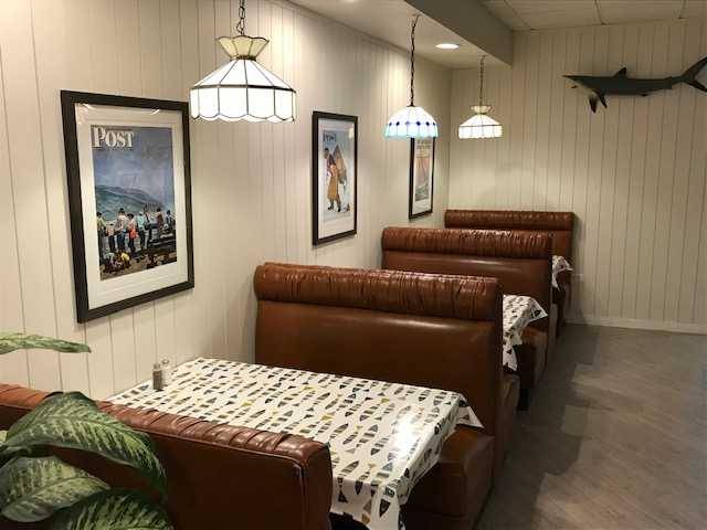 Johnsons Door County Fish | restaurant | 908 E Roosevelt Rd, Lombard, IL 60148, USA | 6306296520 OR +1 630-629-6520