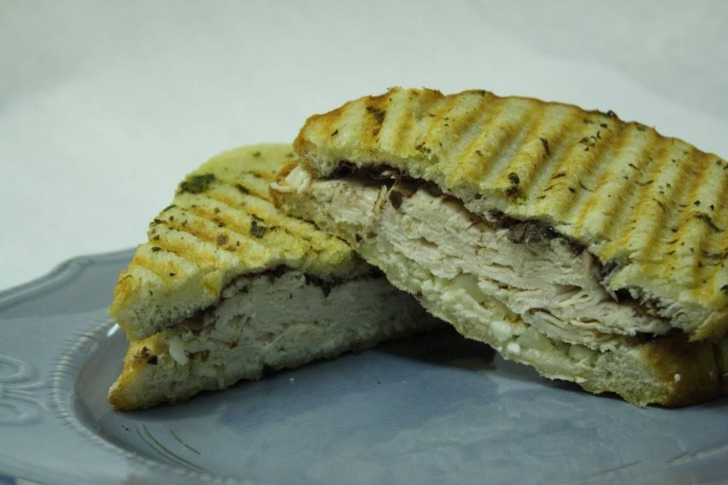 Vivianos Festa Italiano | cafe | 62 Fenton Plaza, Fenton, MO 63026, USA | 6363051474 OR +1 636-305-1474