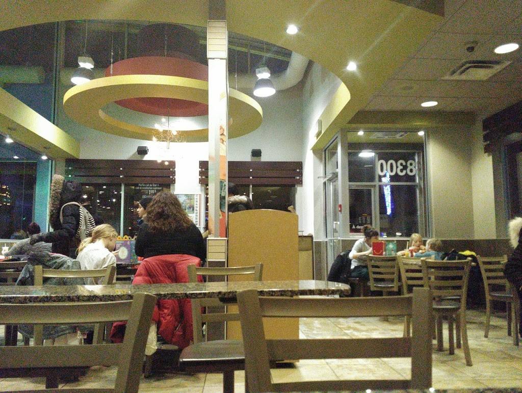 McDonalds | cafe | 8300 Boulevard Newman, LaSalle, QC H8N 1X9, Canada | 5143651223 OR +1 514-365-1223