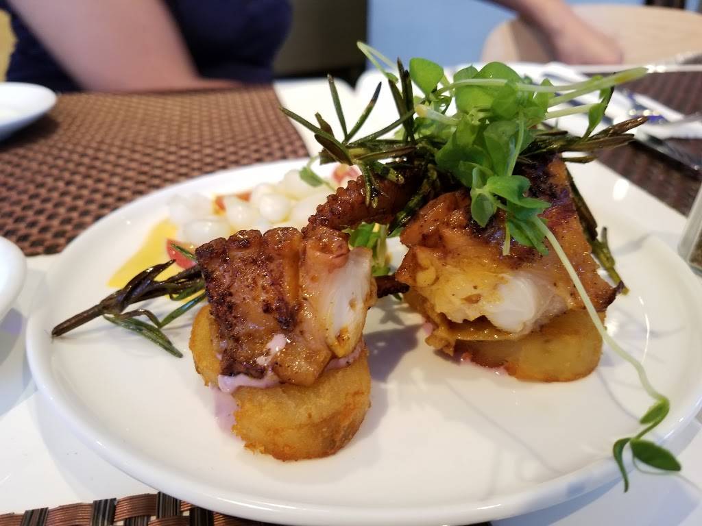 Pollo DOro | meal takeaway | 306 Gold St, Brooklyn, NY 11201, USA | 7188558088 OR +1 718-855-8088