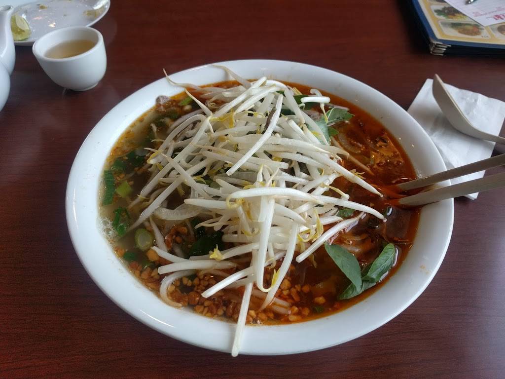 Pho Dau Bo Restaurant | restaurant | 1125 Dundas St E, Mississauga, ON L4Y 2C3, Canada | 9052819878 OR +1 905-281-9878