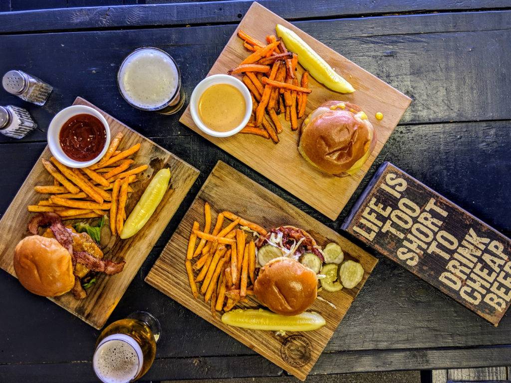 Mammoth Oak Brewing Company | restaurant | 1107 W N Blvd Suite 26, Leesburg, FL 34748, USA | 3523260100 OR +1 352-326-0100