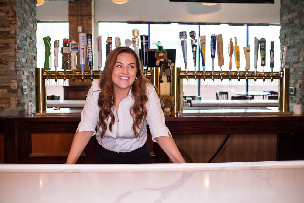 The Row Tavern | restaurant | 17 N Wabash Ave 2nd Floor, Chicago, IL 60602, USA | 3122695580 OR +1 312-269-5580