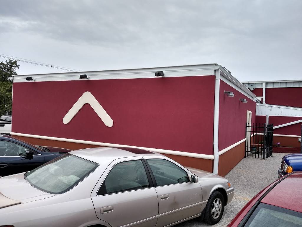 Boomerangs Bar & Grill | restaurant | 1309 E Washington St, Urbana, IL 61802, USA | 2172397264 OR +1 217-239-7264