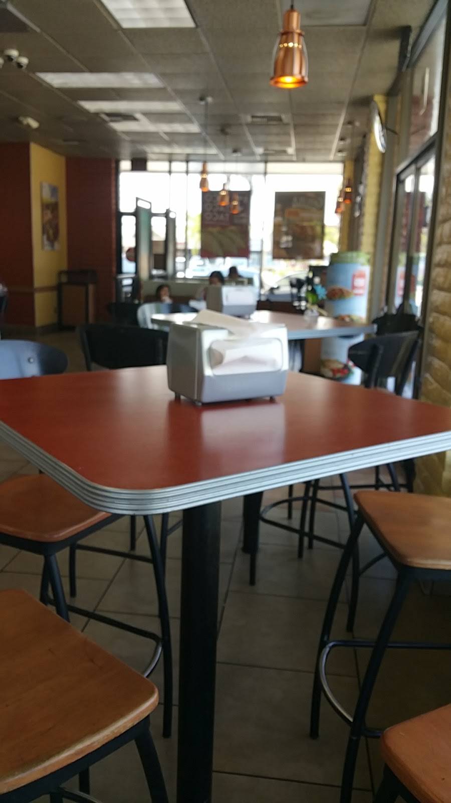 Jack in the Box | restaurant | 815 E Vista Way, Vista, CA 92084, USA | 7607582146 OR +1 760-758-2146