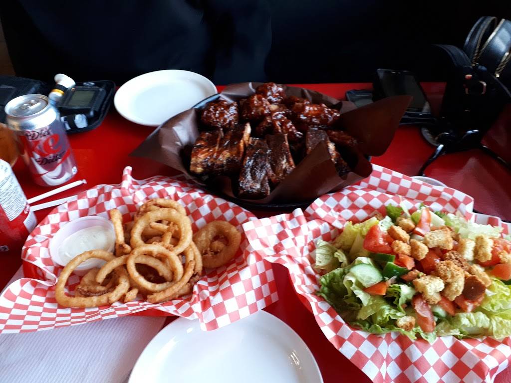 Big Bone BBQ | restaurant | 1 Church St, Georgina, ON L4P 3E9, Canada | 9055352663 OR +1 905-535-2663