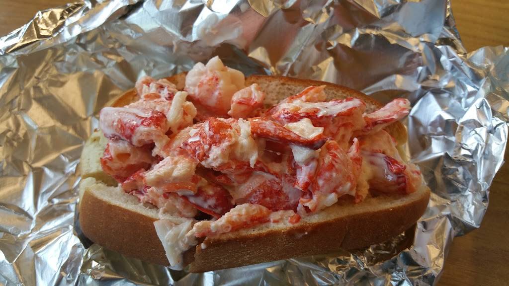 Douins Market & Diner | bakery | 150 Mercer Rd, New Sharon, ME 04955, USA | 2077784111 OR +1 207-778-4111