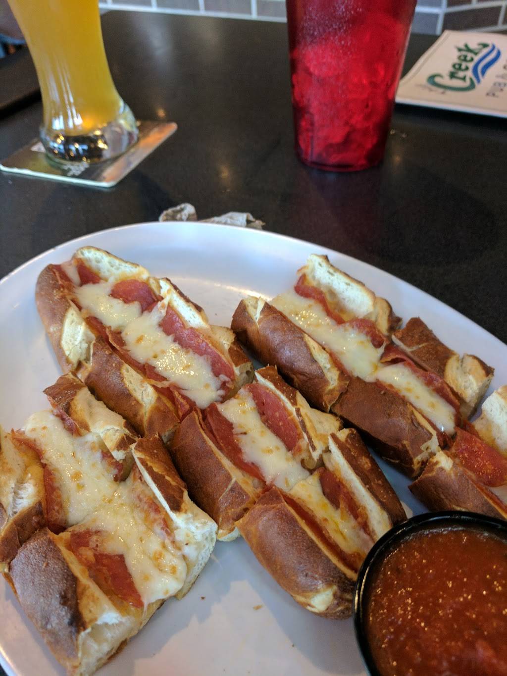 The Creek Pub & Grill | restaurant | 1081 Jason Pl, Chatham, IL 62629, USA | 2174838282 OR +1 217-483-8282