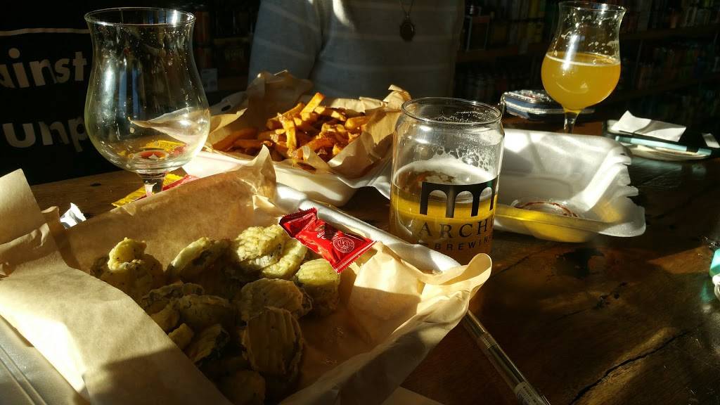 Beer Girl, Growlers & Bottleshop | restaurant | 587 N Central Ave, Hapeville, GA 30354, USA | 4044259657 OR +1 404-425-9657