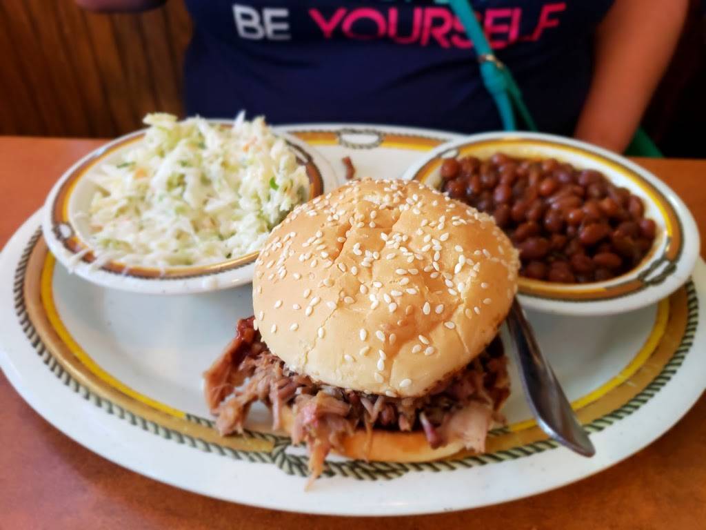 The Pig Bar-B-Q | restaurant | 14985 Old St Augustine Rd #108, Jacksonville, FL 32258, USA | 9043740393 OR +1 904-374-0393