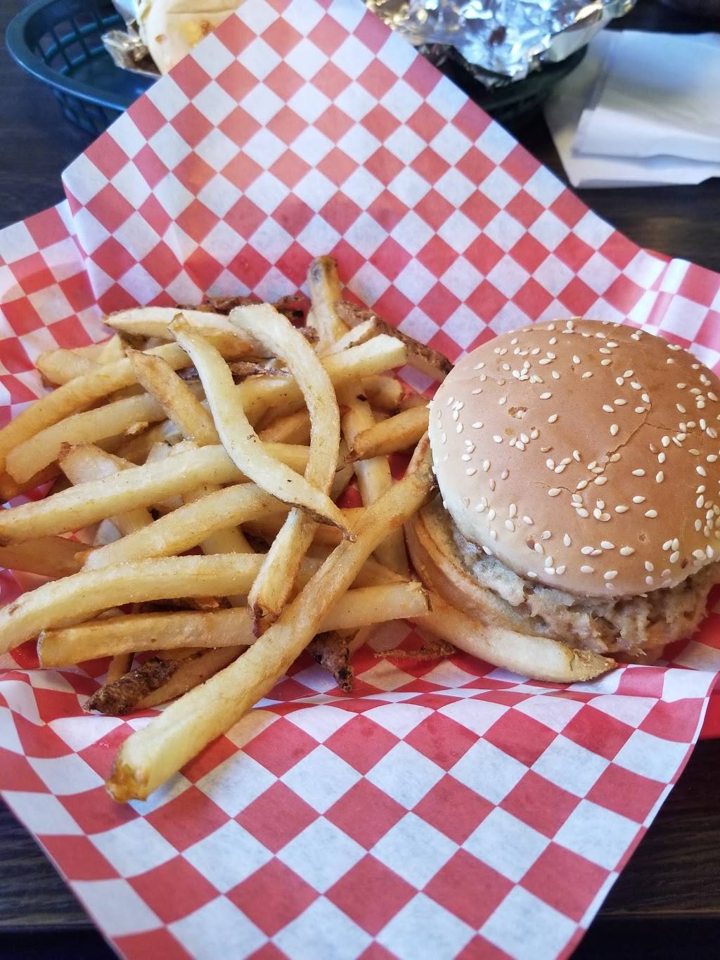 Clays Cafe & Catering | restaurant | 808 W Main St, Hebron, OH 43025, USA | 7409292529 OR +1 740-929-2529