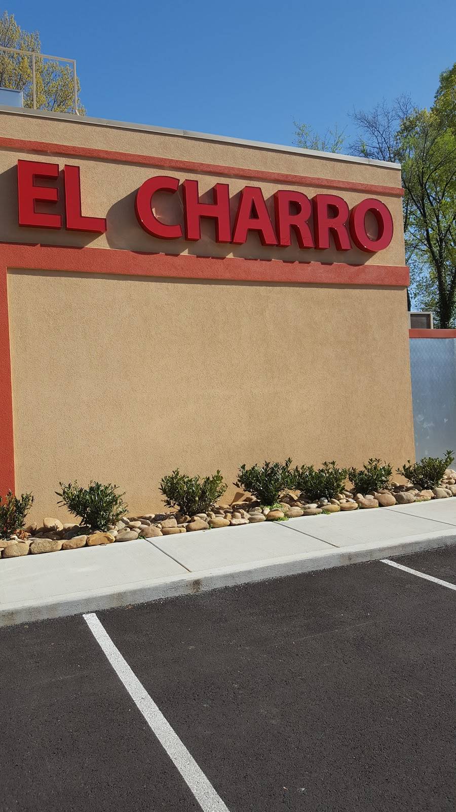 El Charro Mexican Restaurant | restaurant | 3816 Sutherland Ave, Knoxville, TN 37919, USA | 8655849807 OR +1 865-584-9807