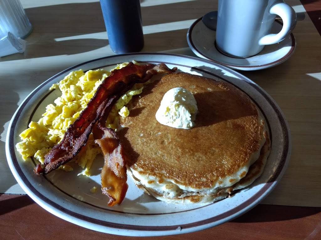 New Clock Restaurant | restaurant | 8409 Dyer St, El Paso, TX 79904, USA | 9157516367 OR +1 915-751-6367