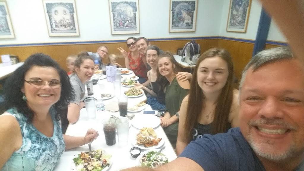 Round Table Pizza | meal delivery | 3633 Eureka Way, Redding, CA 96001, USA | 5302441926 OR +1 530-244-1926