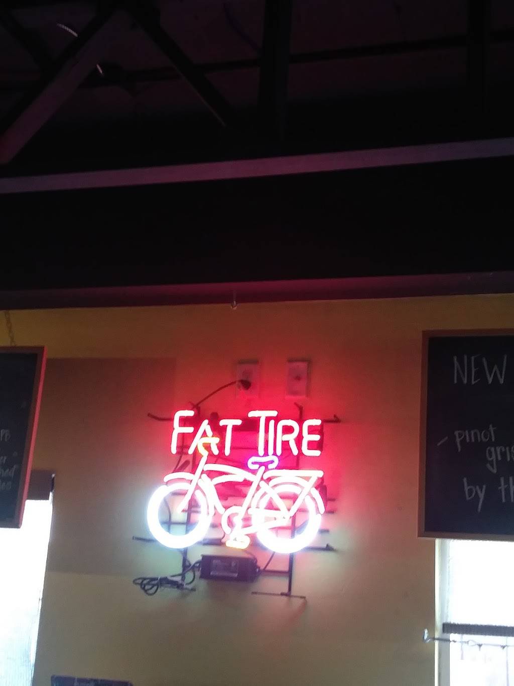 Flattire Burger | restaurant | 100 N University Dr, Edmond, OK 73034, USA | 4053592006 OR +1 405-359-2006