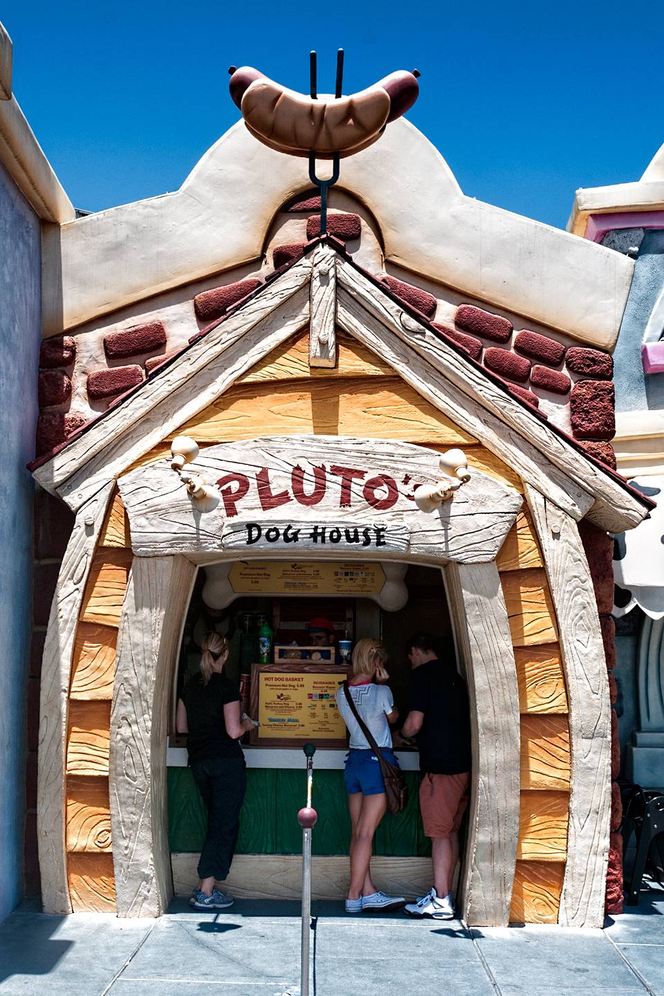 Plutos Dog House | meal takeaway | 1313 S Harbor Blvd, Anaheim, CA 92802, USA | 7147813463 OR +1 714-781-3463