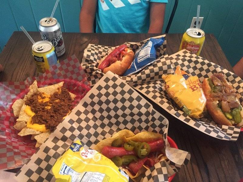 Designer Dawgs | restaurant | 3 Main St, Clinton, NJ 08809, USA | 9082007353 OR +1 908-200-7353