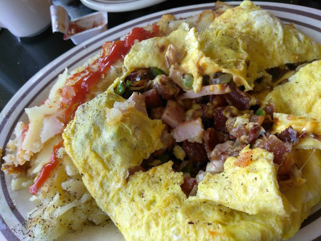 Omega Grill | restaurant | 18130 Fenkell Ave, Detroit, MI 48223, USA | 3138355000 OR +1 313-835-5000