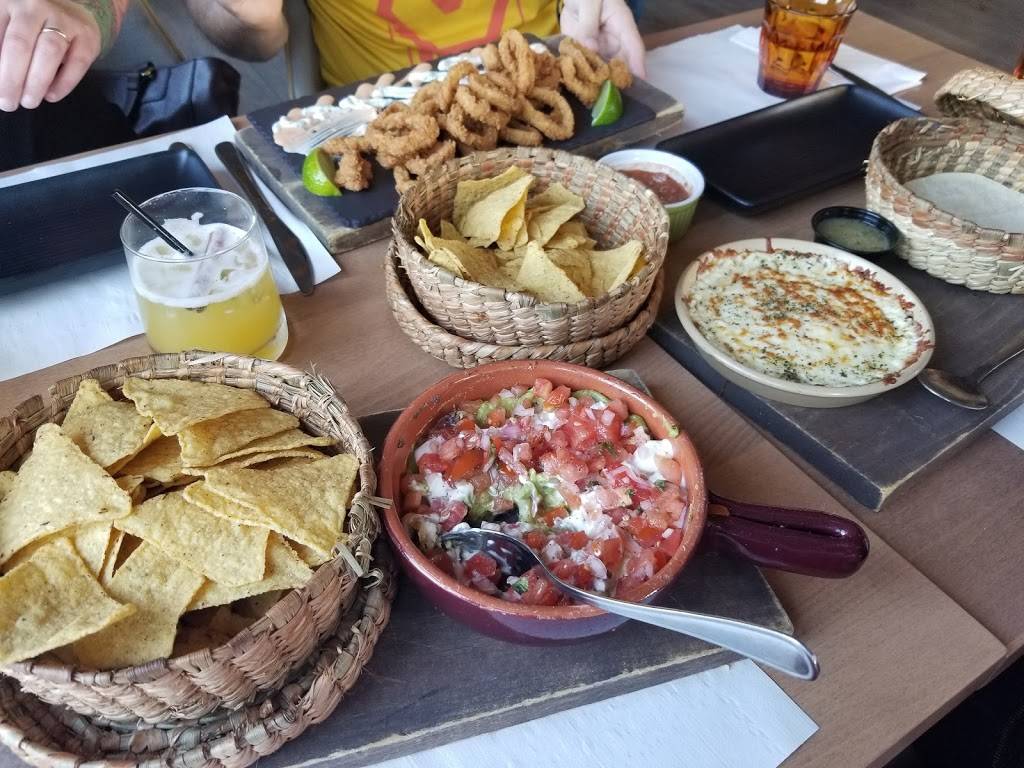 Guaca & Mole | restaurant | 11598 Boulevard de Salaberry, Dollard-des-Ormeaux, QC H9B 2R8, Canada | 5145424452 OR +1 514-542-4452