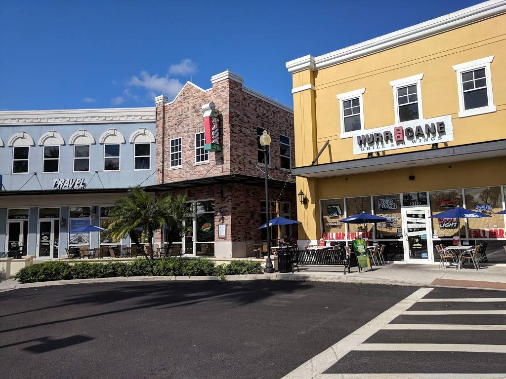 Hurricane Grill & Wings | meal takeaway | 10440 SW Village Center Dr, Port St. Lucie, FL 34987, USA | 7723459464 OR +1 772-345-9464