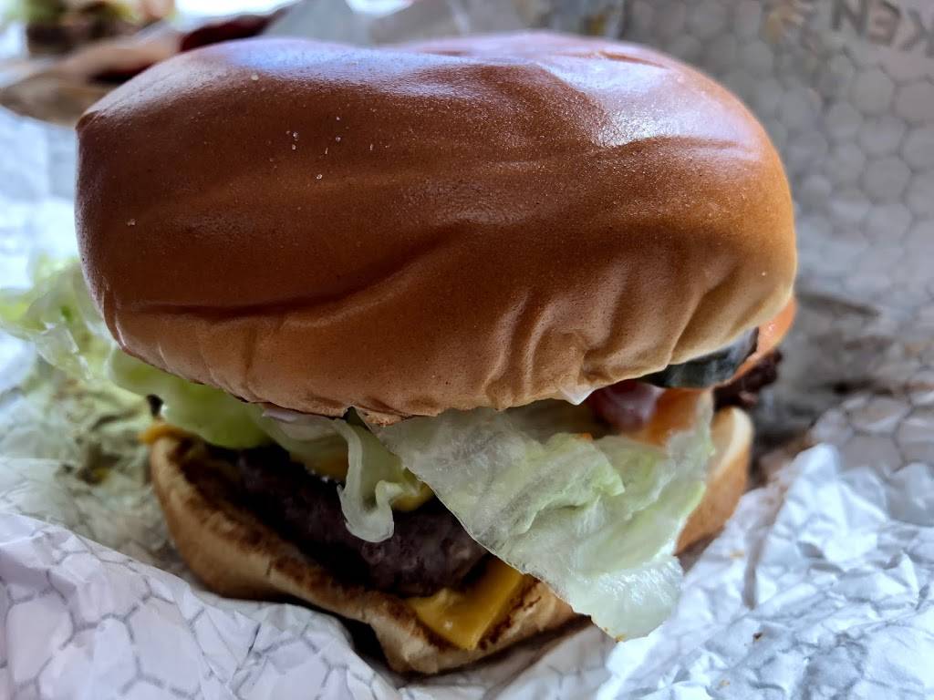 Wendys | restaurant | 1651 SW 107th Ave, Miami, FL 33165, USA | 3052282560 OR +1 305-228-2560