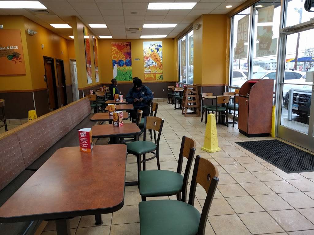 Popeyes Louisiana Kitchen | restaurant | 329 Old Gate Ln, Milford, CT 06460, USA | 2038775200 OR +1 203-877-5200