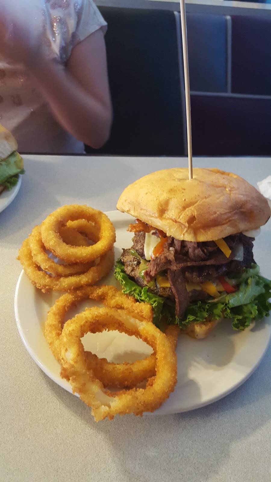 Peggys Place | restaurant | 2682 E Roundbunch Rd, Orange, TX 77630, USA | 4098861115 OR +1 409-886-1115