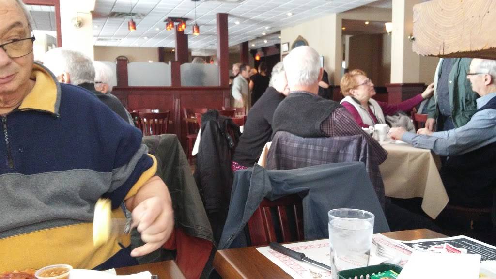 Resto Château St-Césaire | restaurant | 1011-1015 QC-112, Saint-Césaire, QC J0L 1T0, Canada | 4509471300 OR +1 450-947-1300