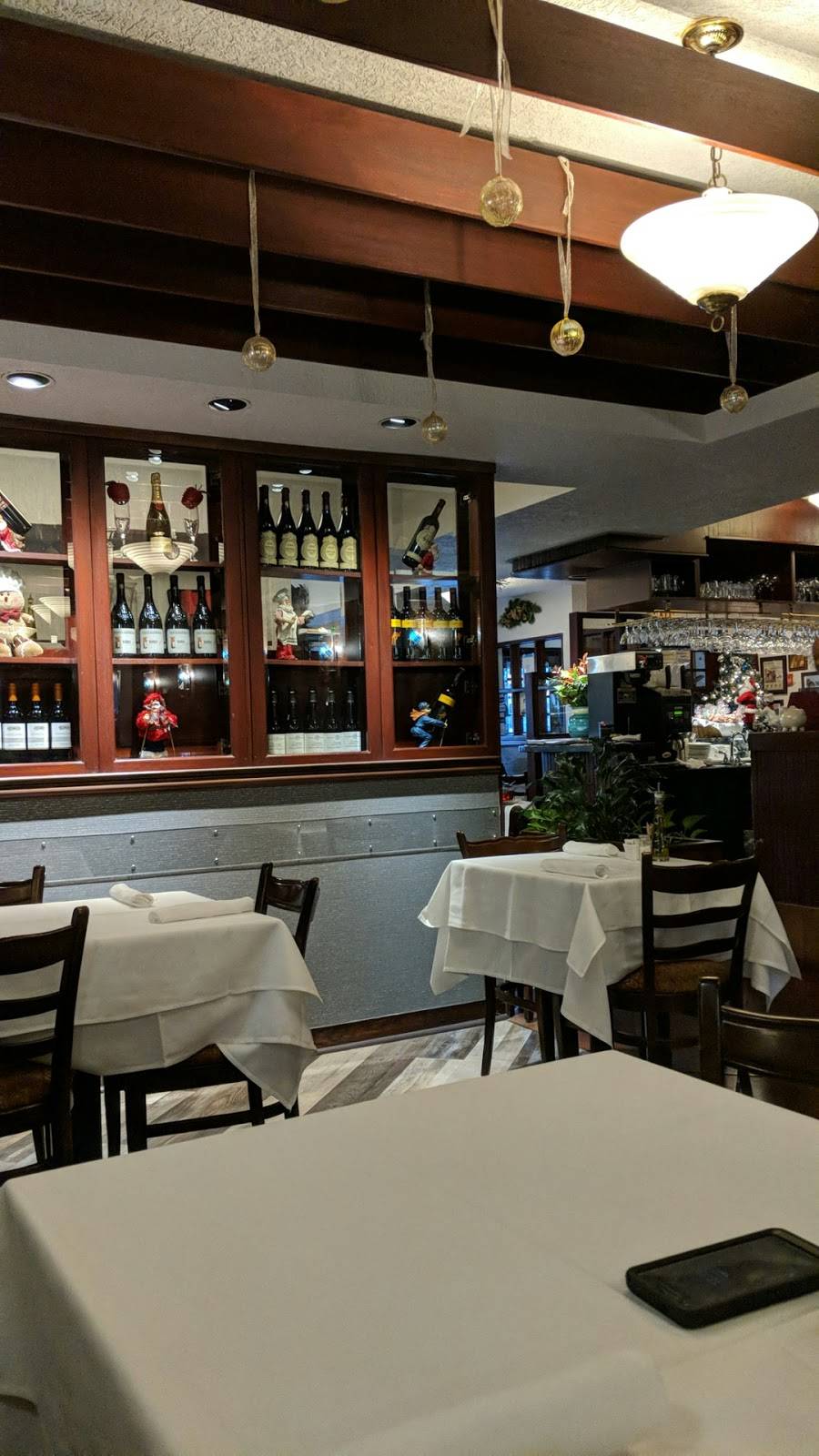 Camarras | restaurant | 2899 Dufferin St, North York, ON M6B 3S7, Canada | 4167893221 OR +1 416-789-3221