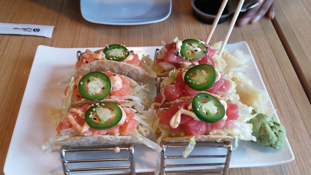 Sushi Shop | restaurant | 2564 Yonge St, Toronto, ON M4P 2J3, Canada | 6477486768 OR +1 647-748-6768