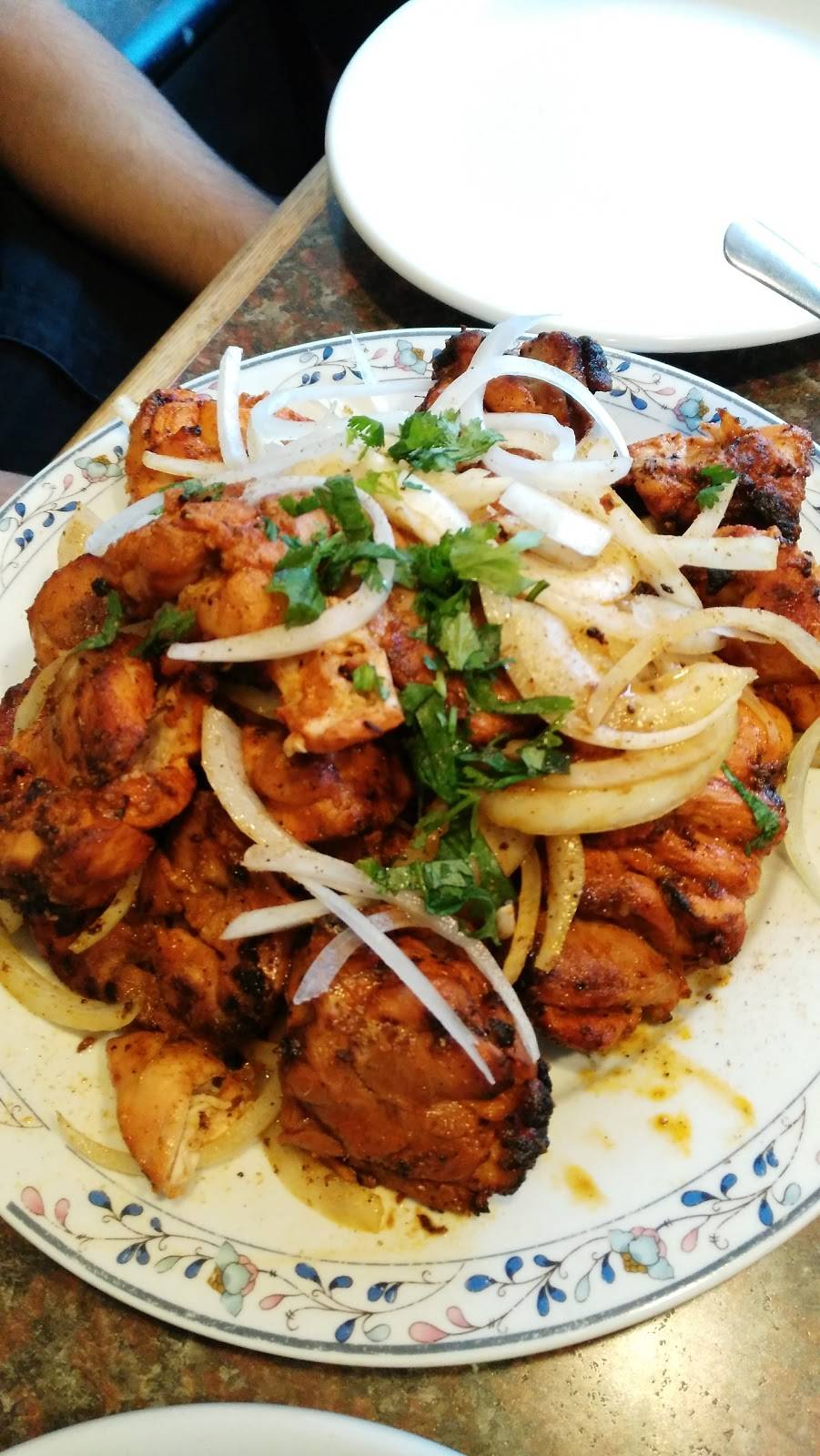 Oakville Halal Grill | restaurant | 441 Kerr St, Oakville, ON L6K 3C2, Canada | 9053390550 OR +1 905-339-0550