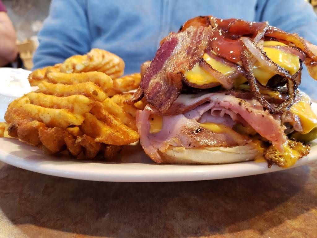 Grid Iron Grill & Sports Lounge | restaurant | 1121 E 2nd St, Webster City, IA 50595, USA | 5158322255 OR +1 515-832-2255