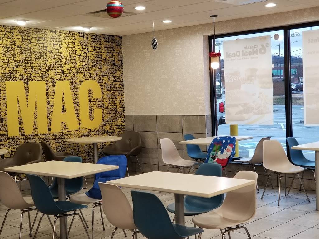 McDonalds | cafe | 5055 N Broadway St, Knoxville, TN 37918, USA | 8656899000 OR +1 865-689-9000